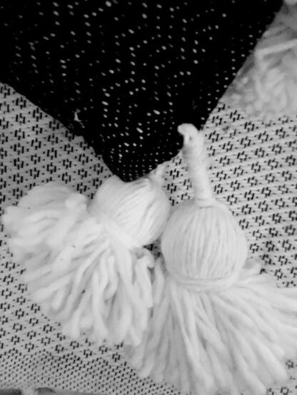 Pom pom teppe Svart ULL - Bilde 2