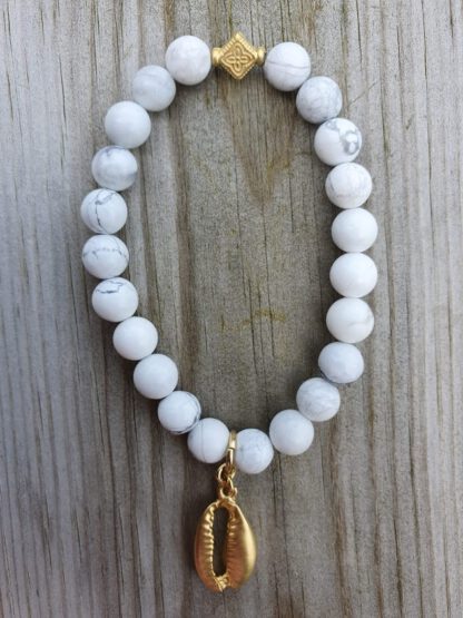 Shell Charm Bracelet White