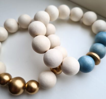 Bead 1 | Armbånd av treperler - Bilde 2