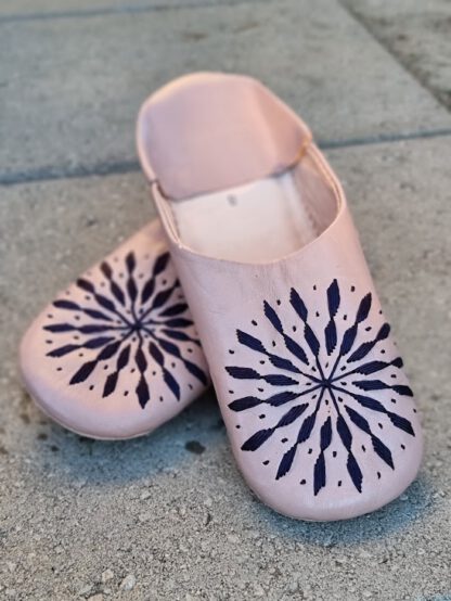 Babouche Lavendel med lilla broderi | Marokkanske tøfler str 37