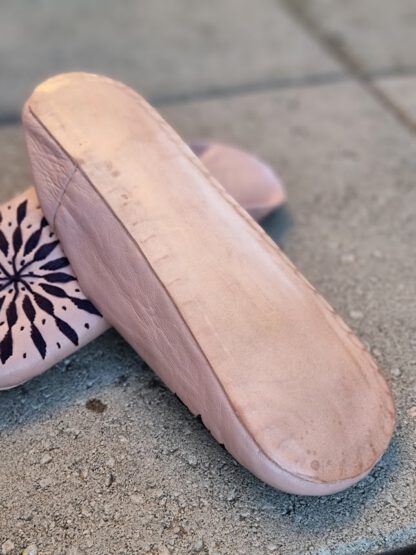Babouche Lavendel med lilla broderi | Marokkanske tøfler str 37 - Bilde 2