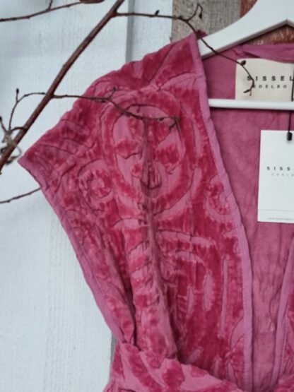 Vida Velvet Blanket Vest | Sissel Edelbo - Bilde 2