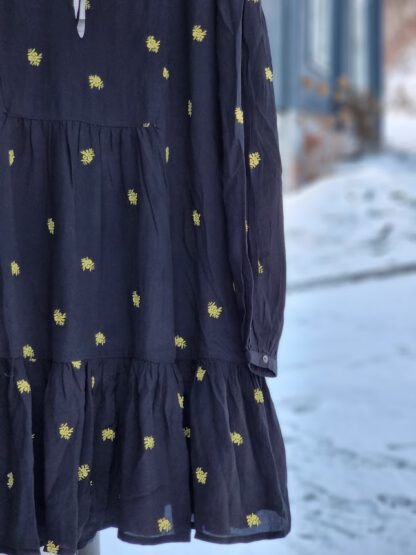 Marylin Noir Silk Dress | Sissel Edelbo - Bilde 4