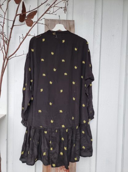 Marylin Noir Silk Dress | Sissel Edelbo - Bilde 2