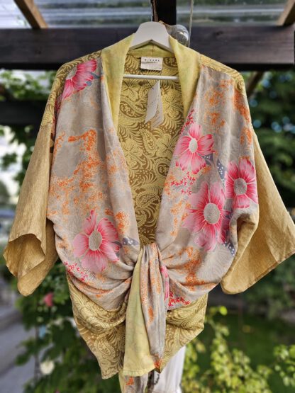 Lotus Short kimono fra Sissel Edelbo