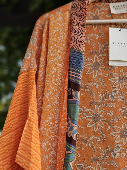 Lotus Short Kimono i silke fra Sissel Edelbo | 33 - Bilde 3