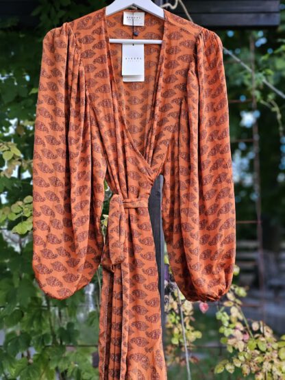 Zelda Wrap Dress, omslagskjole i silke fra Sissel Edelbo | 5