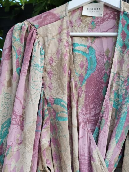 Zelda Wrap Dress, omslagskjole i silke fra Sissel Edelbo | 6 - Bilde 3
