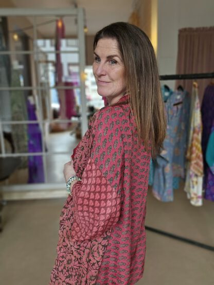 Lotus Short Kimono i silke fra Sissel Edelbo | 48 - Bilde 3