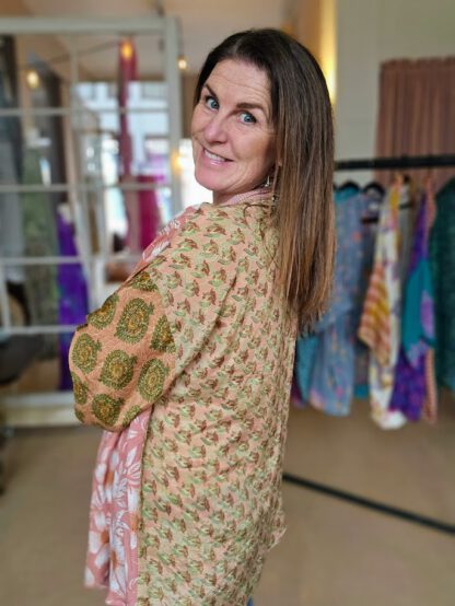 Lotus Short Kimono i silke fra Sissel Edelbo | 54 - Bilde 3
