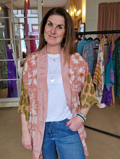 Lotus Short Kimono i silke fra Sissel Edelbo | 54 - Bilde 4