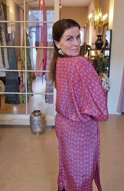 Juno Dress kjole i silke fra Sissel Edelbo | 26 - Bilde 3