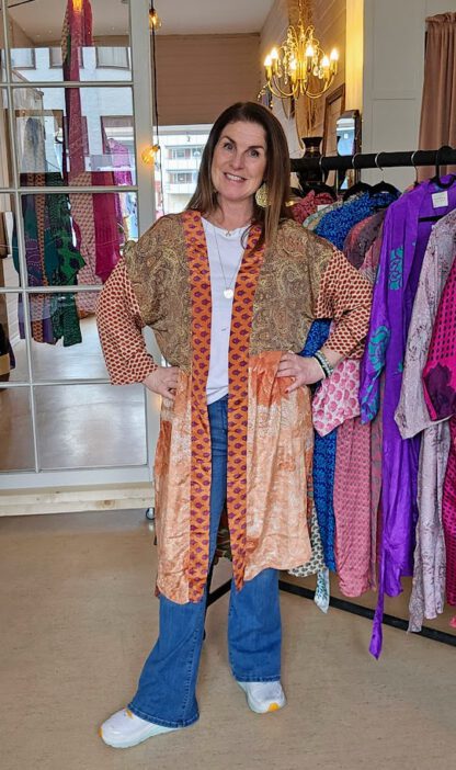 Magnolia Long Kimono i silke fra Sissel Edelbo | 31 - Bilde 3