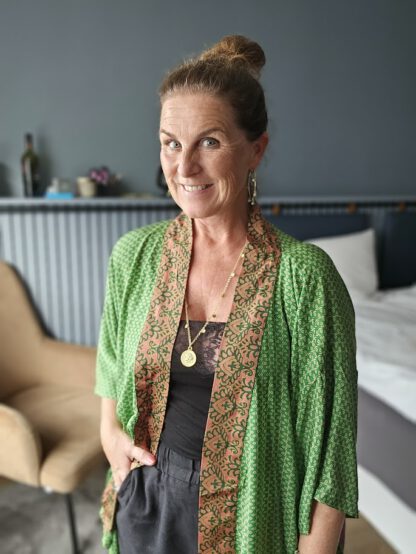 Lotus Short Kimono i silke fra Sissel Edelbo | 64