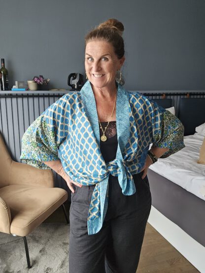 Lotus Short Kimono i silke fra Sissel Edelbo | 62 - Bilde 2