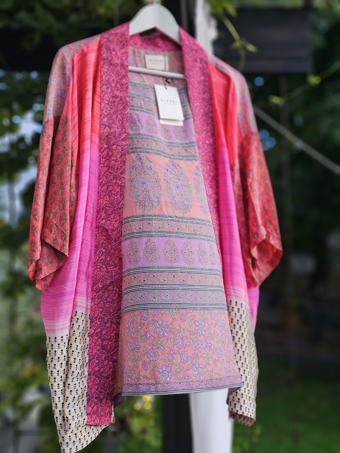 Lotus Short Kimono i silke fra Sissel Edelbo | 66